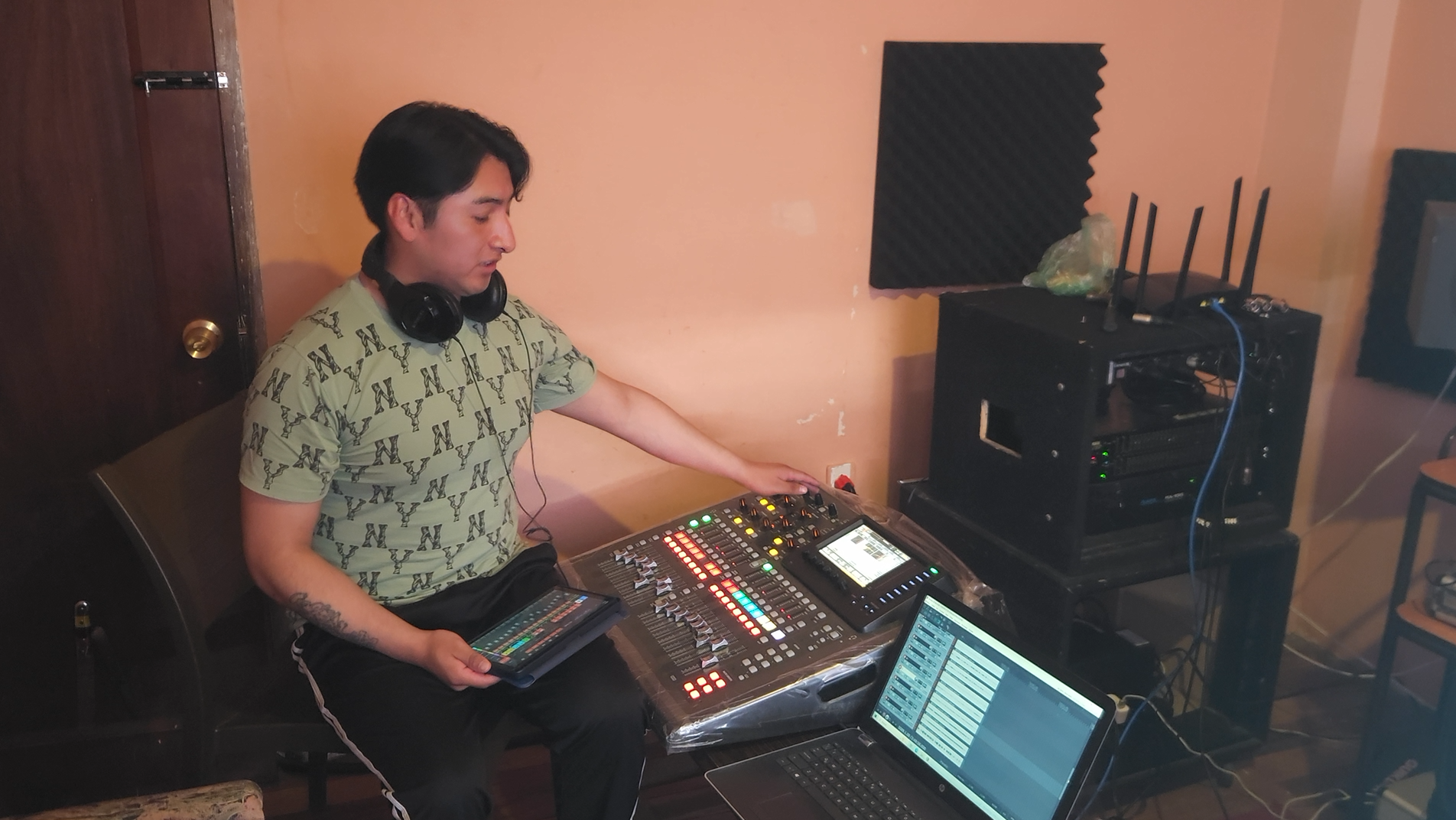 Behringer X32 Compact